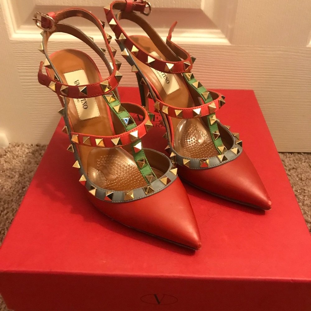 Valentino rock stud size 35